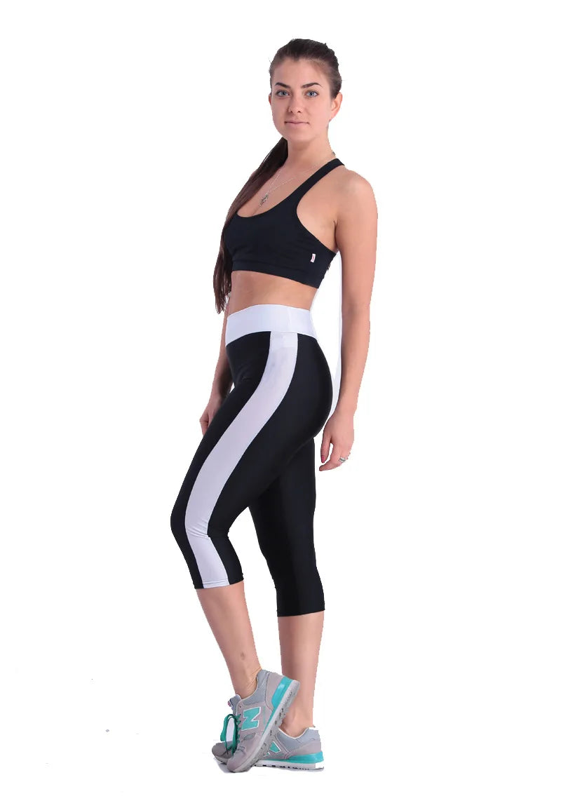 Calça Capri Listrada para Corrida com Bolso e Cintura Alta