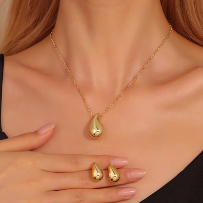 Conjunto Feminino com Colar com Pingente e Brincos