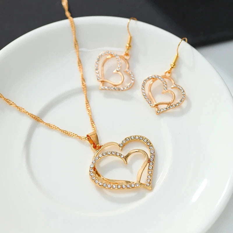 Conjunto Feminino com Colar com Pingente e Brincos