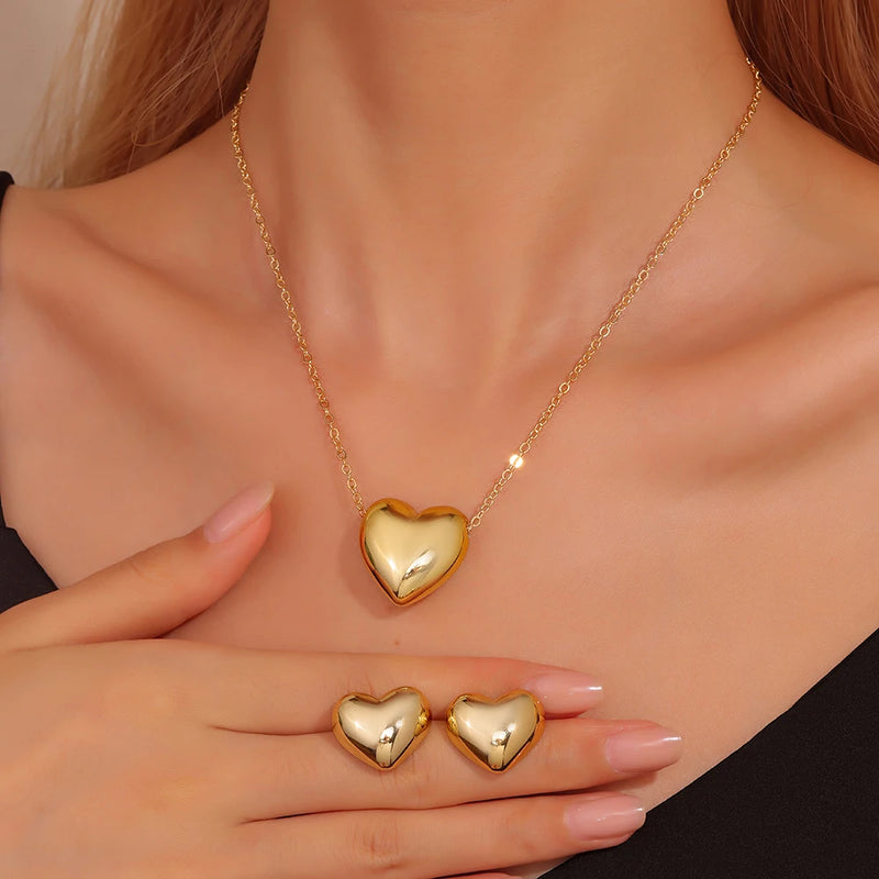 Conjunto Feminino com Colar com Pingente e Brincos