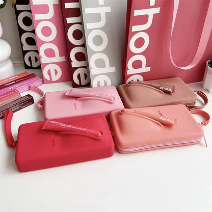 Capa de silicone com alça de pulso Rhode para iPhone 16E 15 14 13 12 11