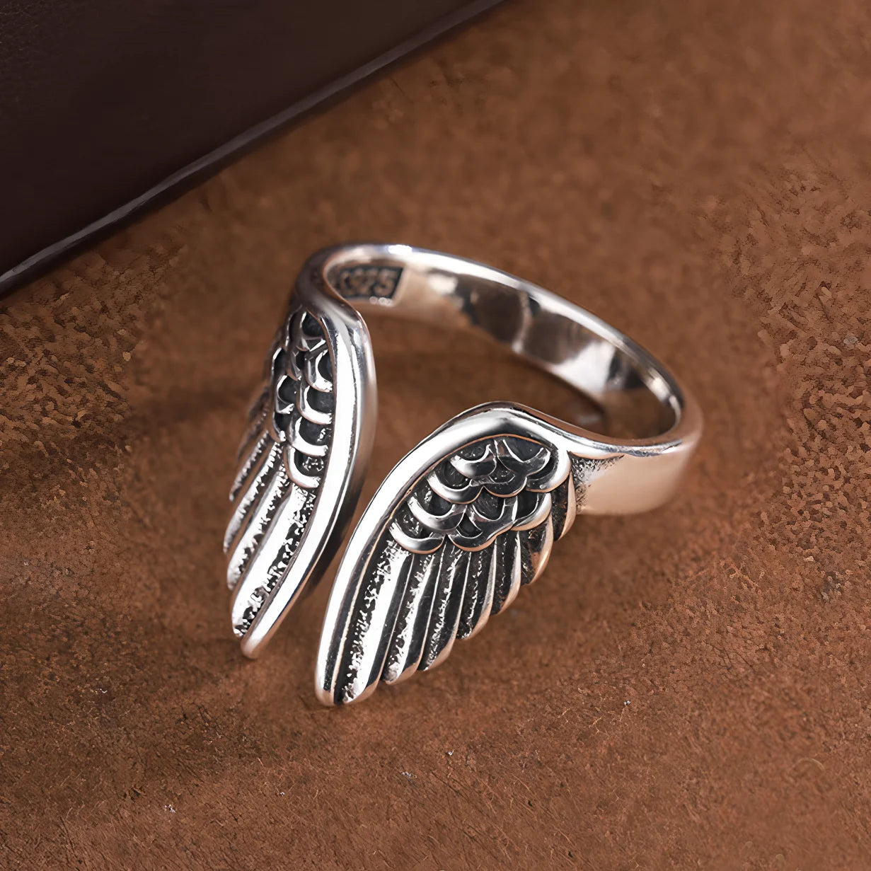 Anel de Prata Esterlina 925 - Luxo e Alta Qualidade