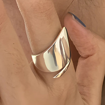 Anel de Prata Esterlina 925 - Luxo e Alta Qualidade