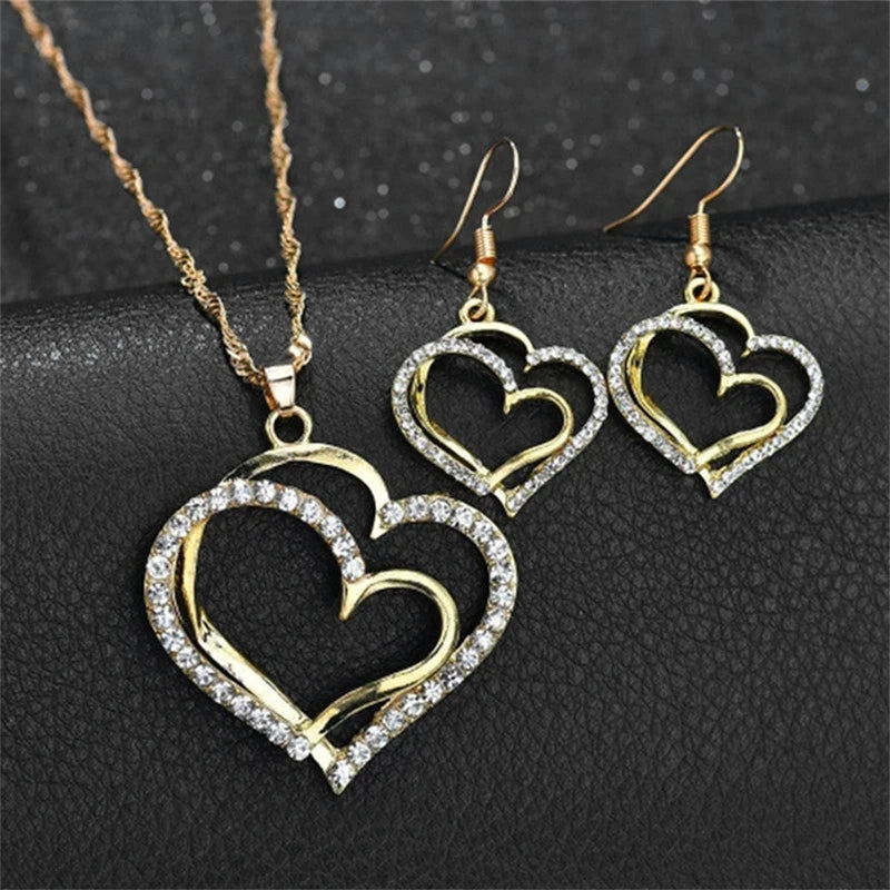 Conjunto Feminino com Colar com Pingente e Brincos