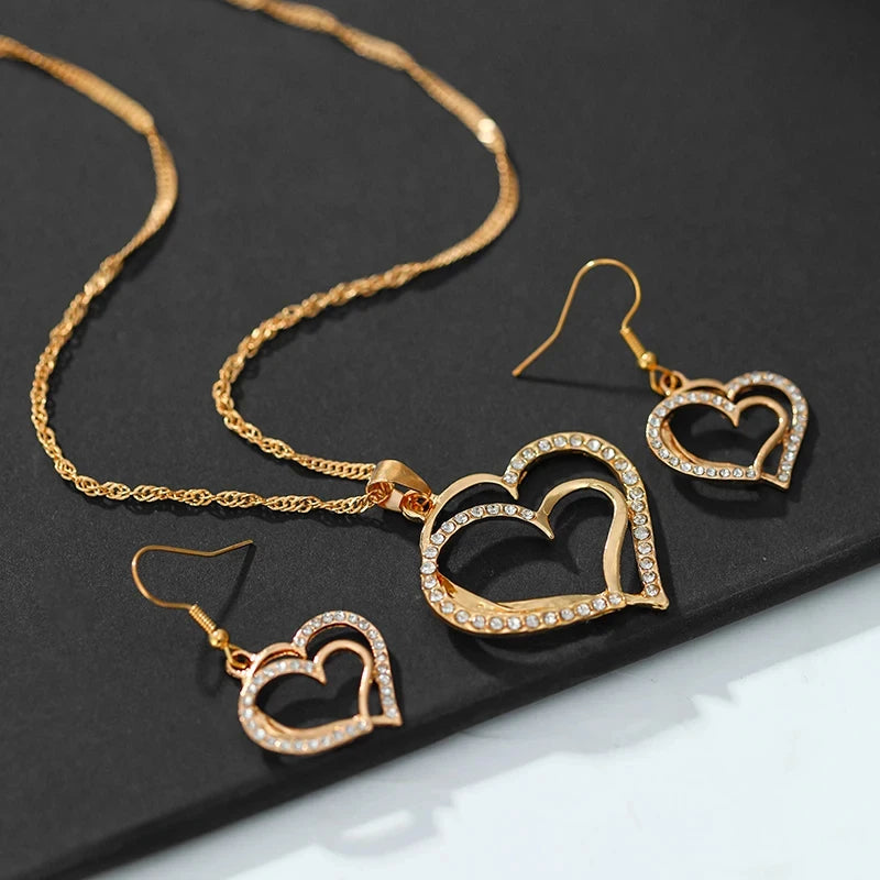 Conjunto Feminino com Colar com Pingente e Brincos